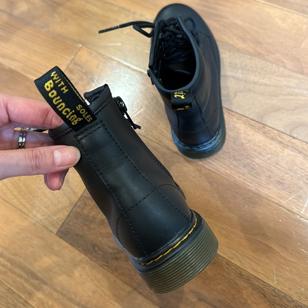 Dr. Martens 1460 Junior Size 11 Combat Boots - Picture 8 of 9